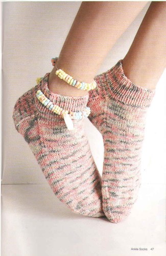 Sweet to Your Feet Patons Pattern Book 500863 - Picture 11 of 12