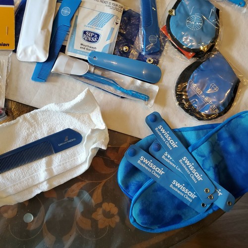 30+ AIRLINE VANITY COLLECTIBLES:CATHAY PACIFIC SUEDE BAG;TWA;PAN AM;BRIT CALEDON - Picture 10 of 12