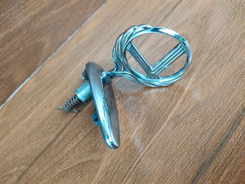 NISSAN Laurel C34 1994 Bonnet Emblem Badge Front Hood Orname Logo Genuine Chrome - Picture 5 of 14