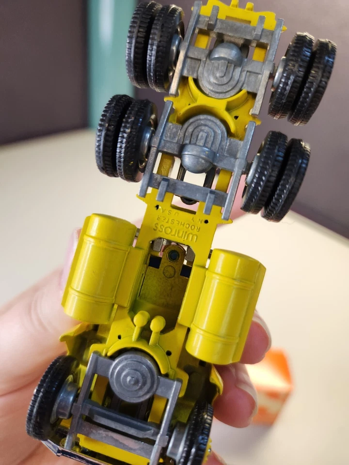 1/64 Winross Semi Truck Cars & Parts Magazine 35th Anniversary  - Image 4 of 4