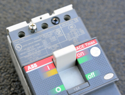ABB SACE Tmax T1N E93565 LEISTUNGSSCHALTER 3-POLIG 3 POLE N5596 380V 400V 600V