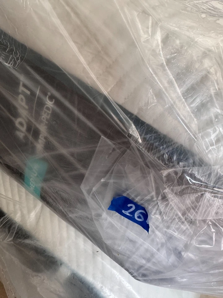 Colchón Tempur-pedic Adapt Medium Twin XL 80" ex-pantalla. Foto 3 de 4