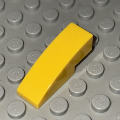 1x LEGO  4247771  - 50950 - Dachstein 3 x 1 Gebogen Gelb