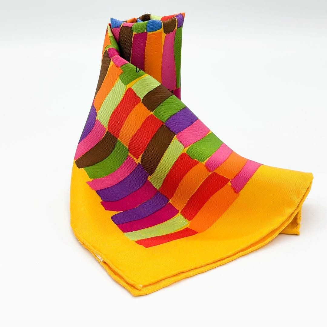 GUCCI 100% silk scarf　48cm*48cm thumbnail 2