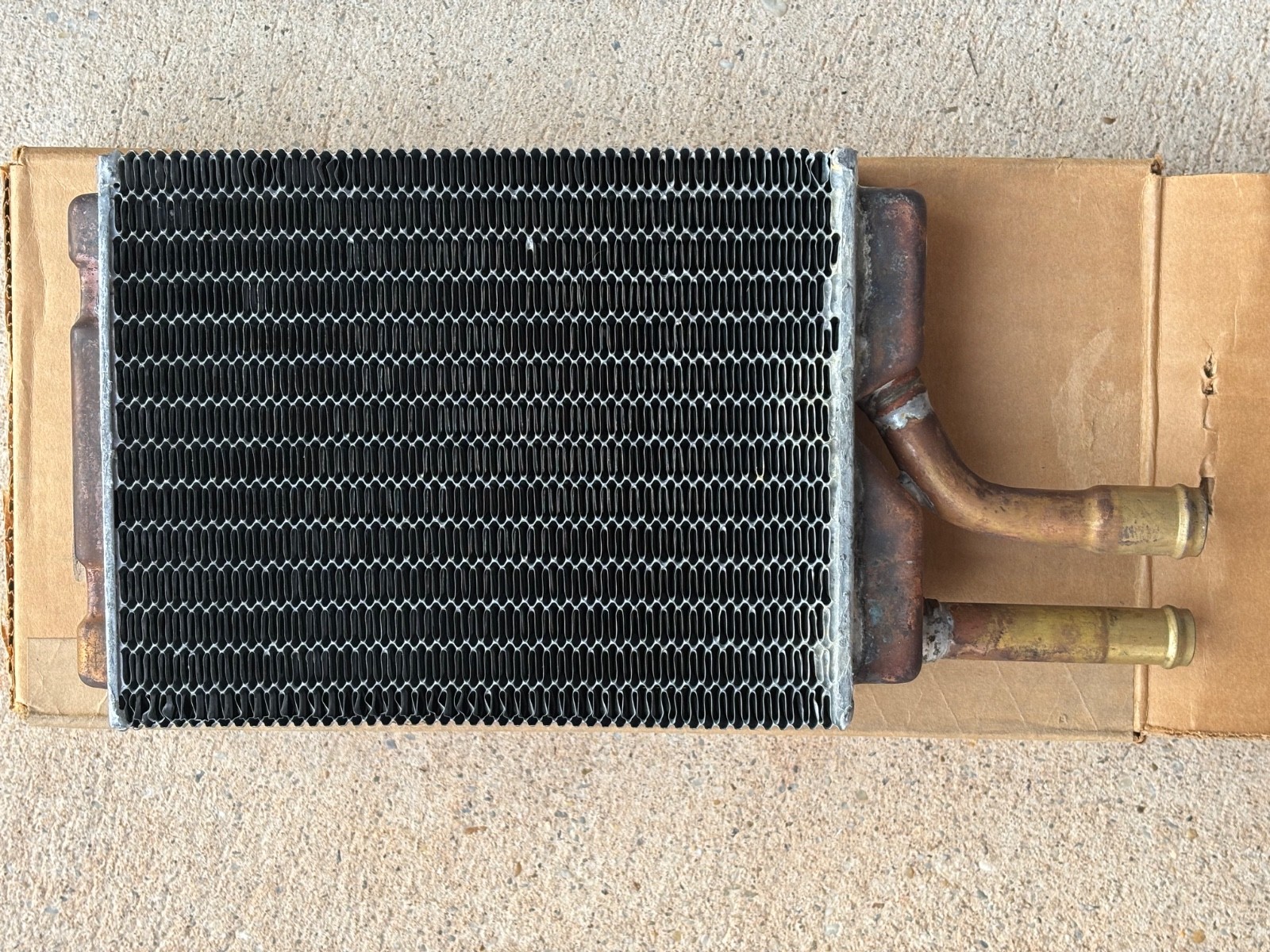 Ford GT 1979-1993 Heater core P/N E9LY18476A