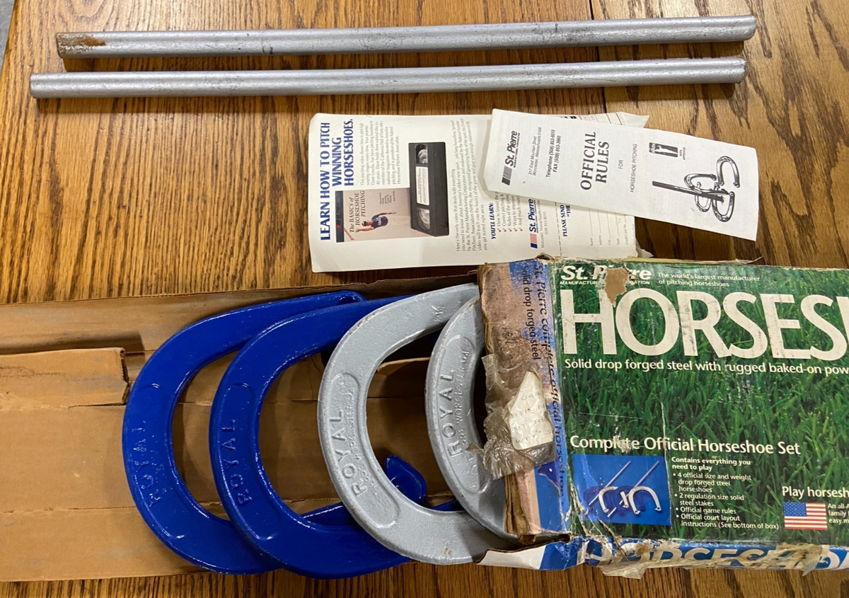 Lot De 4 Fers à Cheval Royal St Pierre – Acier – Couleurs Blanc/gris Et Bleu