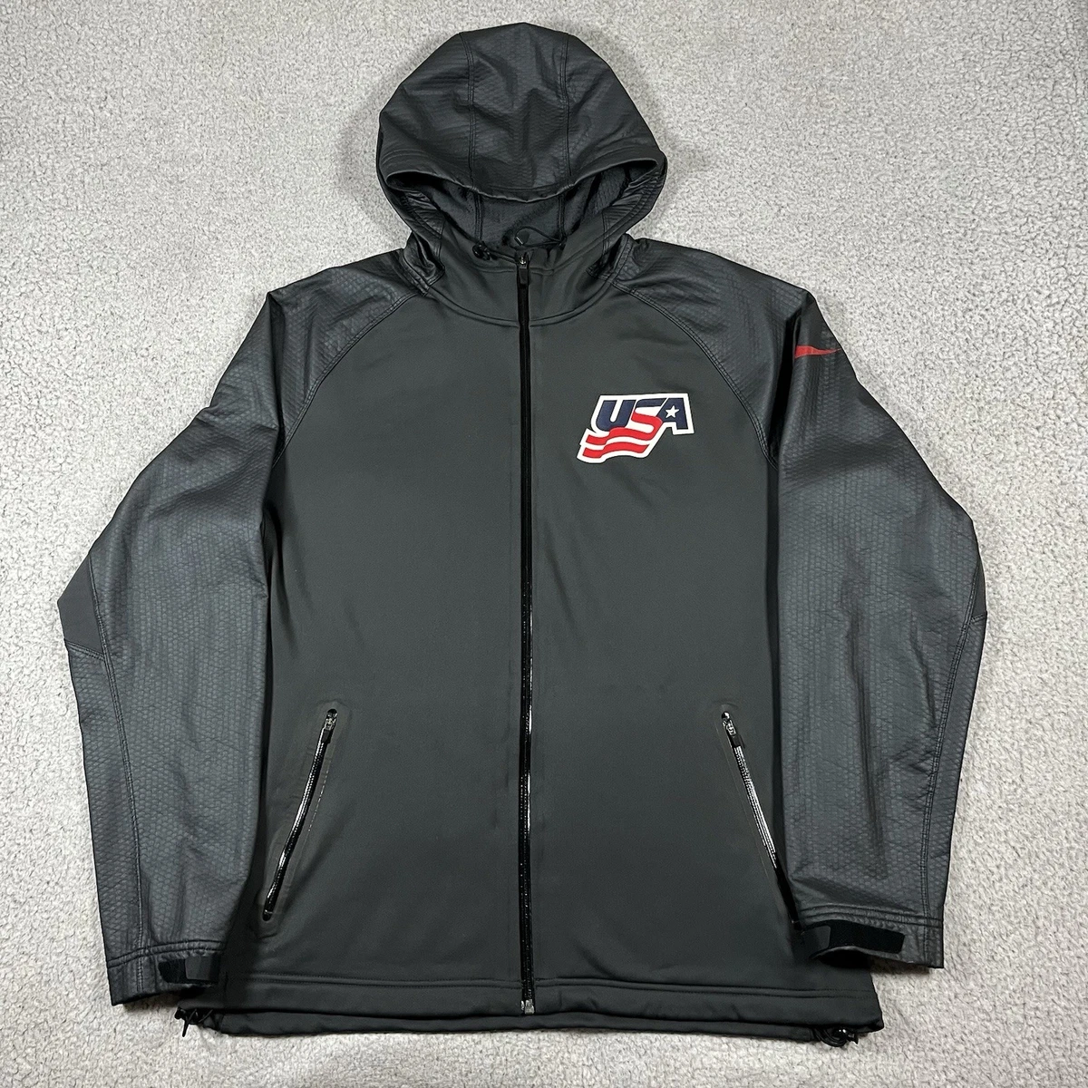 Chaqueta SoftShell Hombre Zukela - Ligera, Resistente Al Agua Y Al Viento Con Capucha