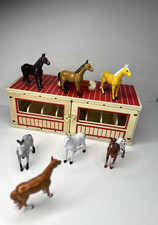 Melissa  Doug Take Along Show Horse Stable Set W/Wooded Stable Box 7 Horses