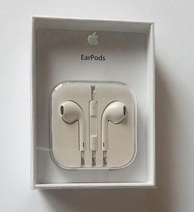 Unused Original Apple Earpods Earphones With Remote And Mic Md7ll A White Ebay