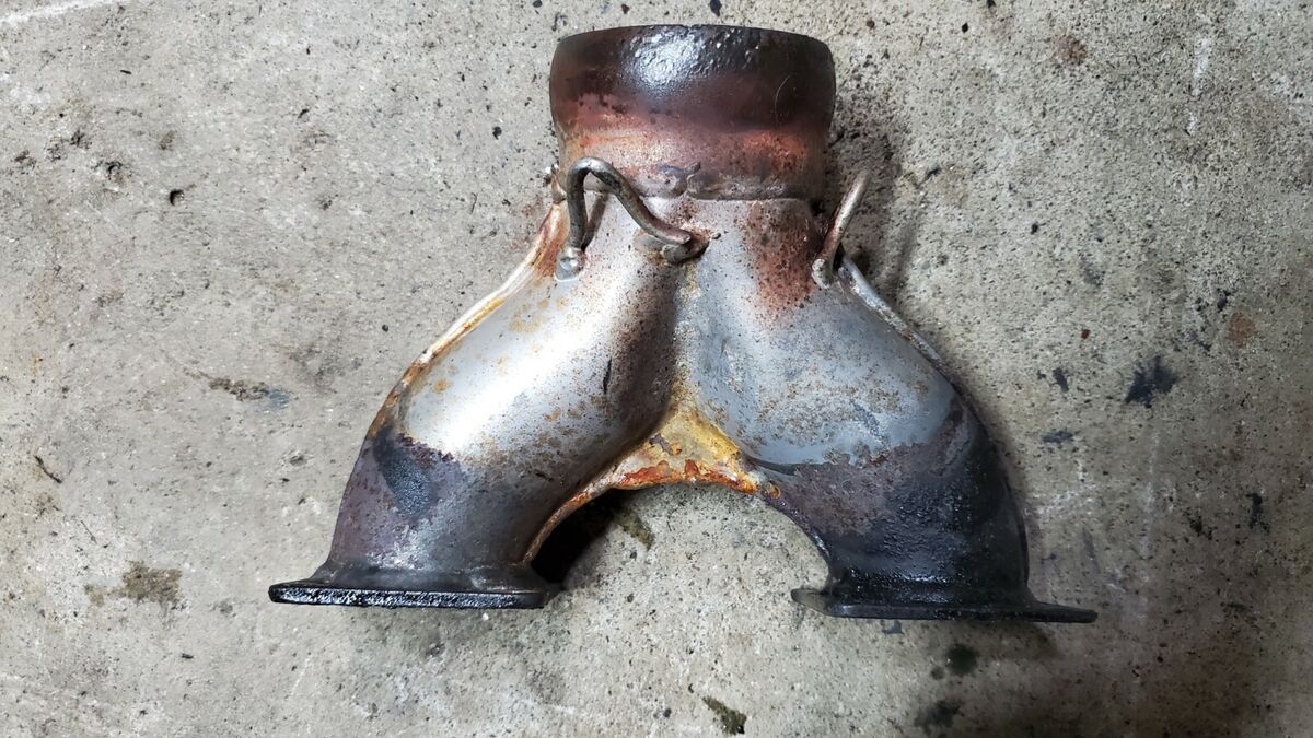 2000 01 02 Ski Doo MXZX 440 ZX Engine Exhaust Manifold Y 2000 01 02 Ski Doo MXZX 440 ZX Engine Exhaust Manifold Y