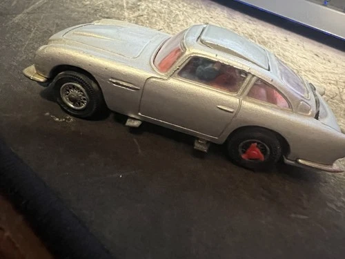Corgi Toys 270 James Bond 007 Aston Martin DB5 With Tire Slashers All Works
