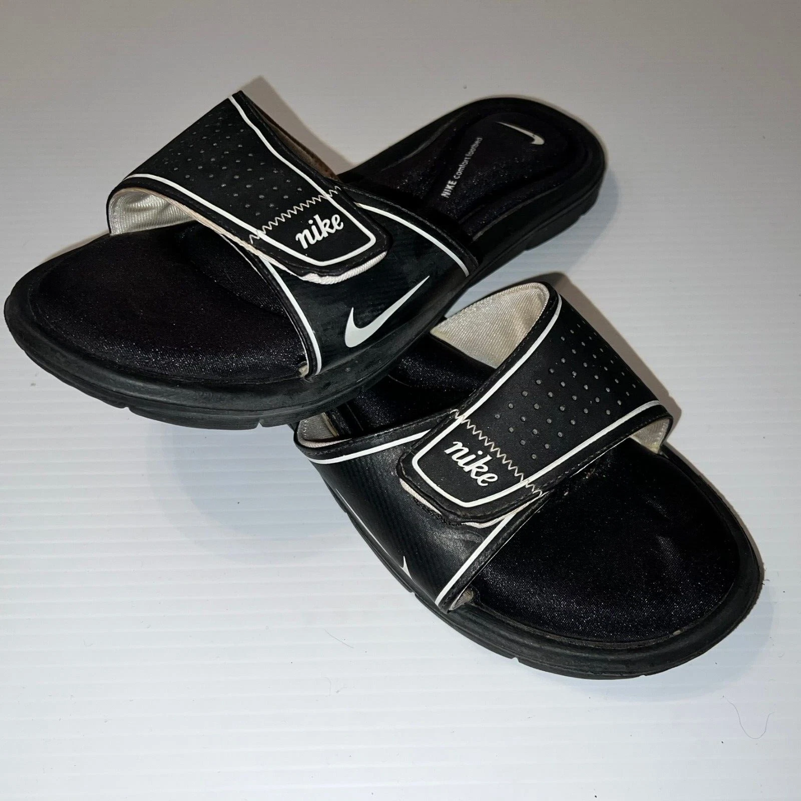 Nike Comfort plantare scivoli donna taglia 11 nero modello 360883 011.