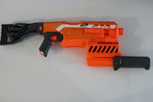 pistola nerf naranja