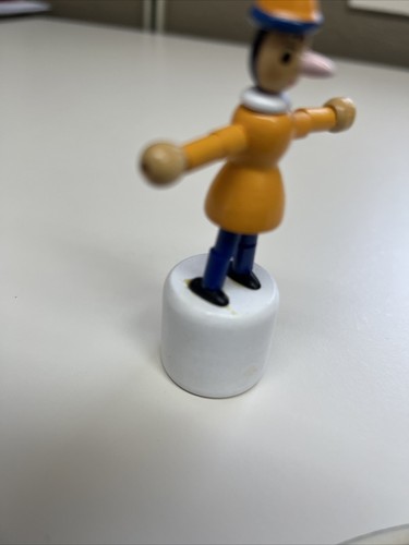 Vintage Wood Push Toy Puppet Collapsible Pinocchio Type Toy Made In Italy 3.5"H - 第 5/12 張圖片