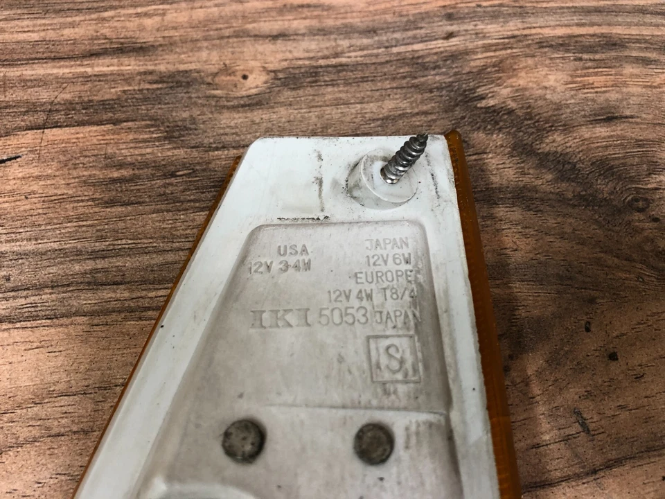 DATSUN 200SX OEM FRONT DRIVER SIDE TURN SIGNAL LIGHT INDICATOR AMBER 80-83 - Image 4 of 4