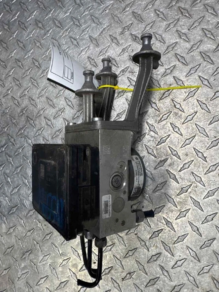 2015-23 Dodge Charger/Chrysler 300/ Magnum ABS Pump Adaptive Cruise Assembly - Image 2 of 4