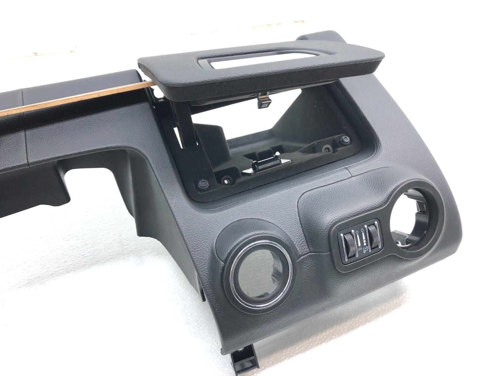 2014-2019 MASERATI GHIBLI S Q4 LEFT DRIVER FRONT DASH LOWER KNEE PANEL OEM.