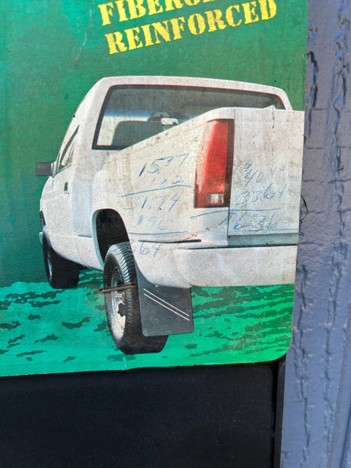 Guardabarros vintage para camión PlastiColor "FORD The Best Never Rest" hechos en EE. UU. Nuevos Foto 2 de 4