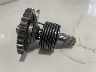 2003 SUZUKI RM100 OEM ENGINE MOTOR KICKSTART KICK START SHAFT IDLER GEAR 03 .