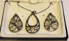 Vintage WHEELER MFG Sterling Silver Necklace & Earrings SET  12g  Leaf Grapes