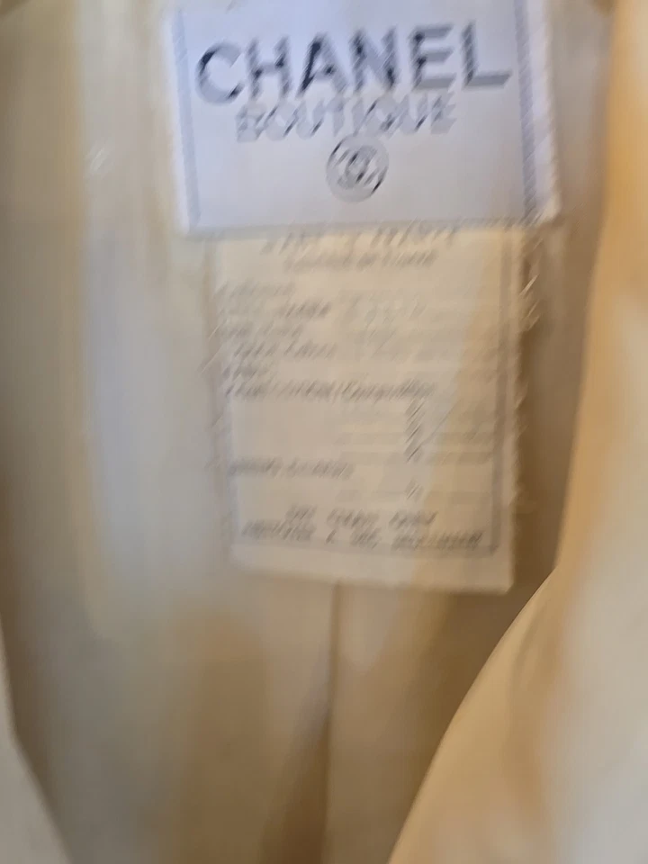 Authentic Vintage Chanel 1990 Ectu Cream Silk Jumbo Pearl S/S 1990 - Image 2 of 4