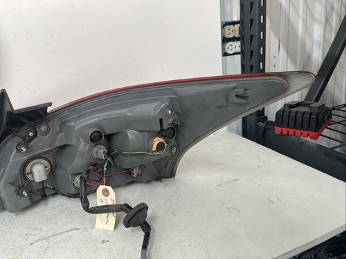 2009-2011 Nissan Maxima Left OEM Halogen Tail Light - Picture 6 of 8