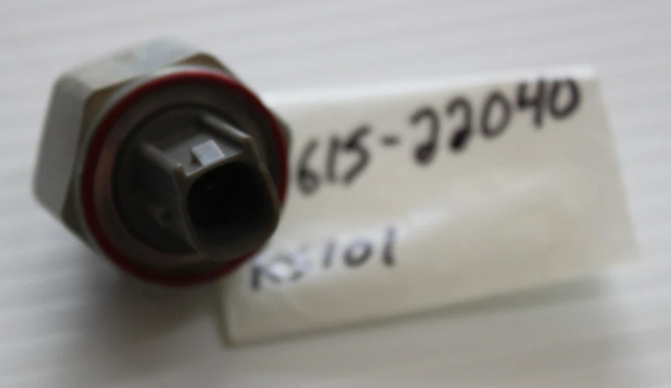 NUEVO SENSOR DE GOLPE GENUINO TOYOTA #89615-22040 Foto 2 de 4