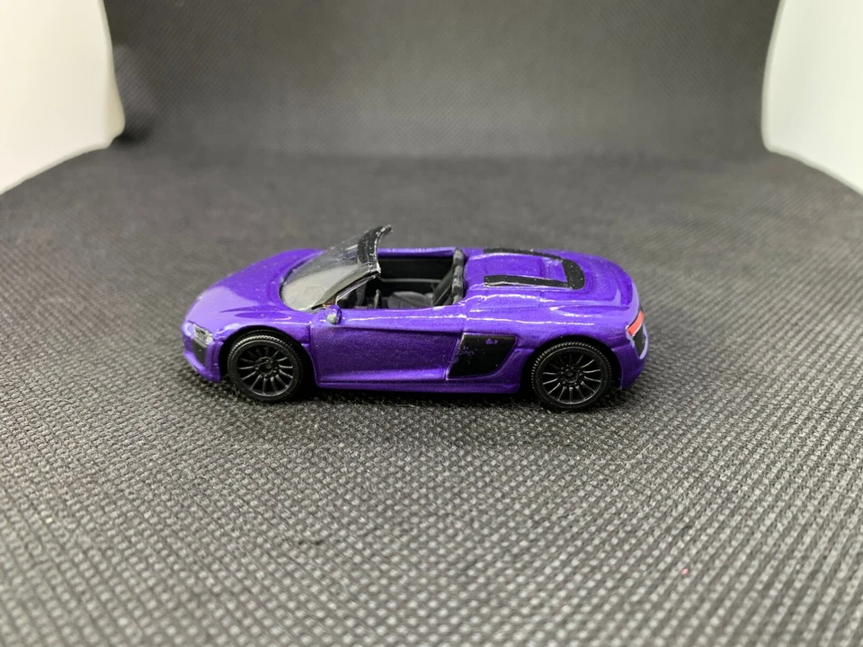 Majorette - Audi R8 V10 Spider Purple - Diecast - Escala 1:64 - USADO Foto 2 de 4