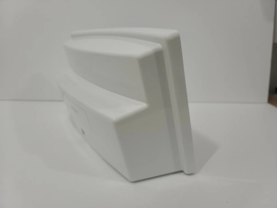 White Bose SoundDock Portable Digital Music System Speaker (please read)  - Image 4 of 4
