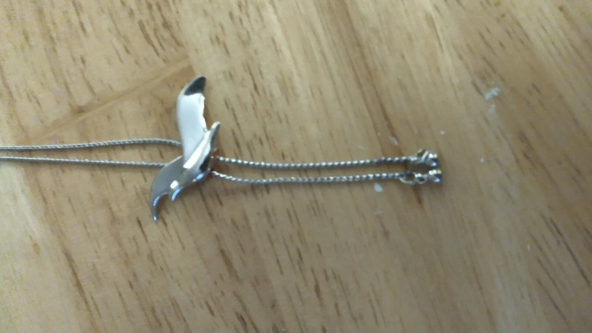 Avon 18 inch Silver Tone Bird,Dove Seagull Necklace Vintage