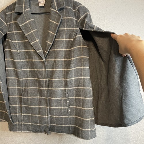 Chico's Women 0 = S PLUSH CAPE WINDOWPANE Plaid Poncho Jacket Grey - Picture 6 of 13