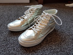 vans high top trainers