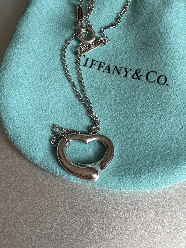 Collana Pendente Heart Tag Tiffany in argento Elsa Peretti - Immagine 2 di 4