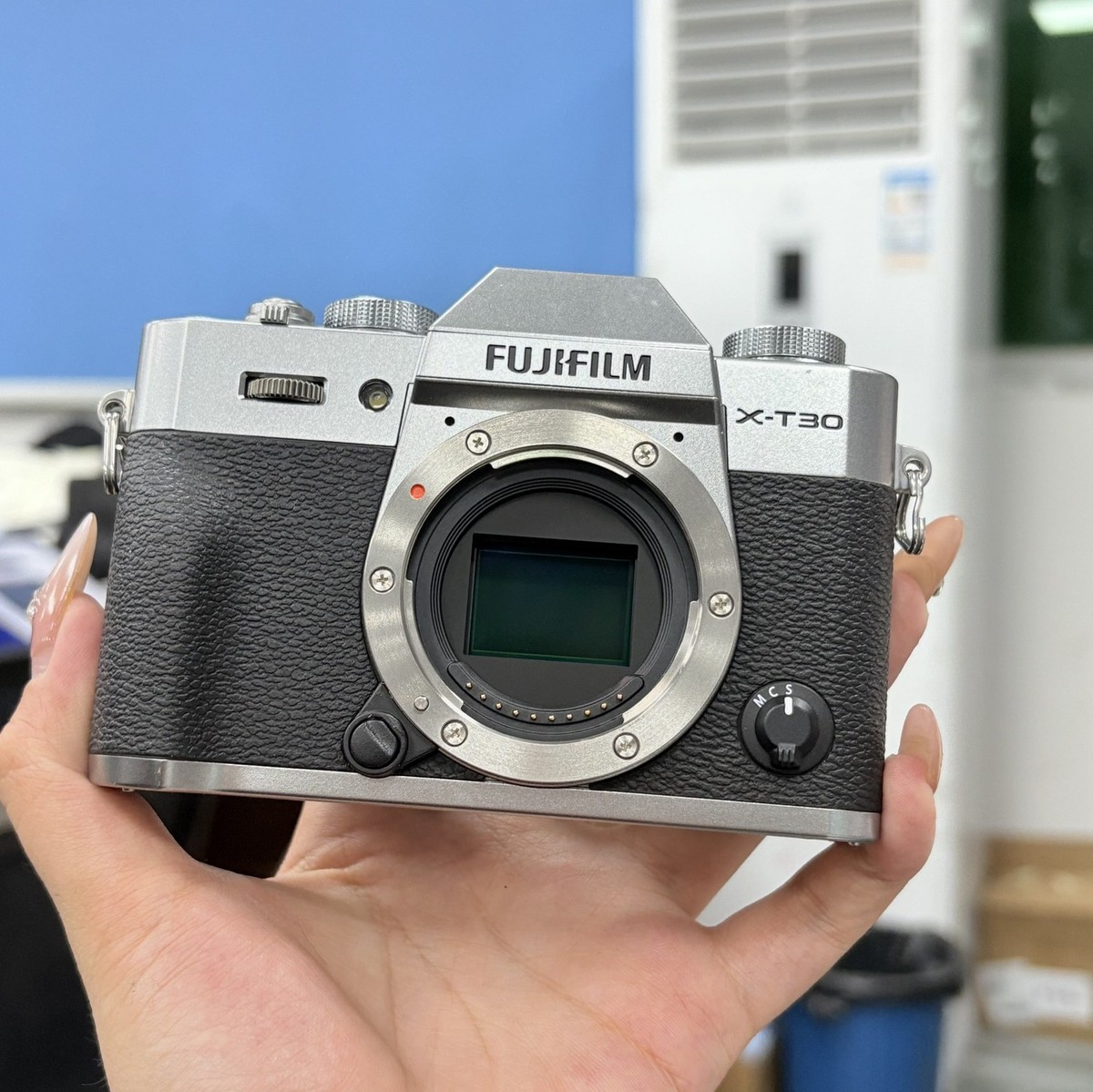 【超美品】FUJIFILM X-T30Ⅲ シルバー XC35mmF2　おまけ付き Fujifilm X-T30 26.1MP Mirrorless Digital Camera Body Only w