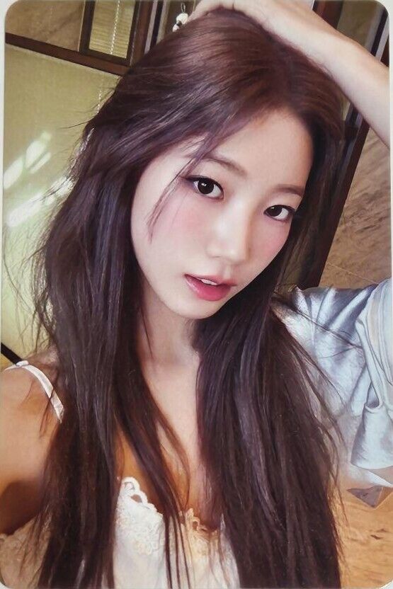 LE SSERAFIM HOT JAPAN HMV Shop Lucky Draw Official Photocard LE SSERAFIM HOT JAPAN HMV Shop Lucky Draw Official Photocard