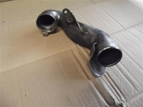 Audi A8 4D D2 3,3TDI V8 AKF 057129754C Anschluss stutzen Turbolader Turbo rechts