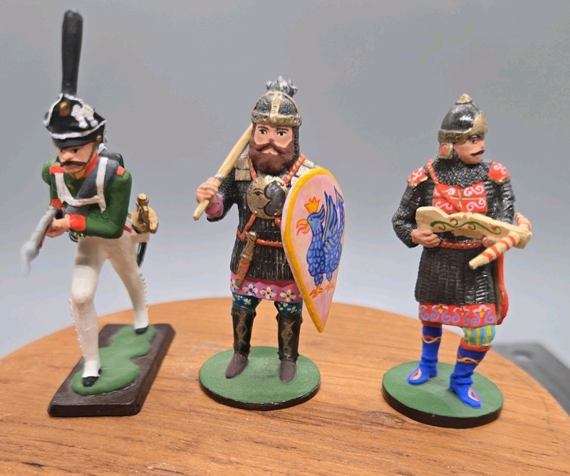 Niena Russia Tin Metal Toy Soldiers Lot