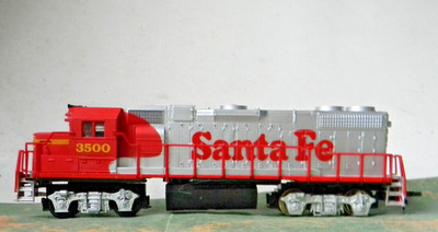 Life-Like GP38 Diesel Locomotive ~ SANTA FE ~ sn:1947 Rd# ATSF 3500 - HO