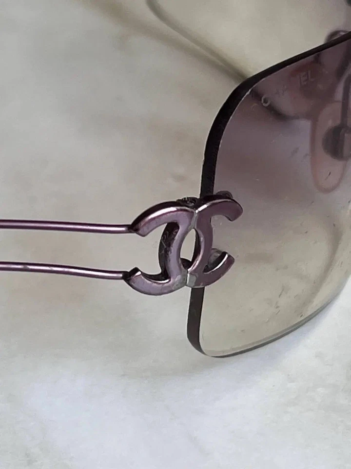 Gafas de sol Chanel vintage para mujer púrpura sin montura doble logotipo CC 4068 hechas en Italia Foto 4 de 4
