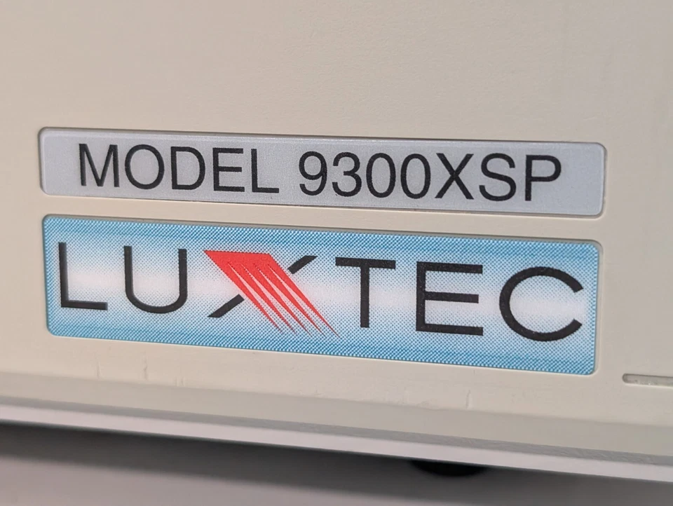 Fuente de luz de xenón Luxtec 9300XSP con plataforma de montaje, 300 W, 110 ~ 240 Vac Foto 3 de 4