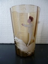XIXème - VERRE DE COMMUNION MARY GREGORY - 10.7 CM