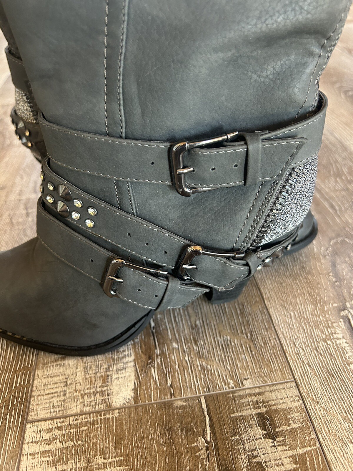 Not Rated Women’s Boots Grey Bling/Studded Size 8