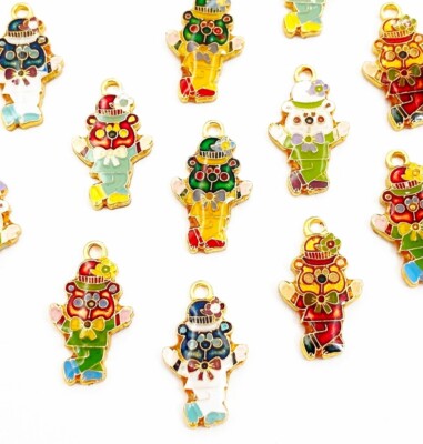 12 Vintage Cartoon Circus Bear in Suit, Bow Tie, Derby Hat Pendant Charms 5278PT
