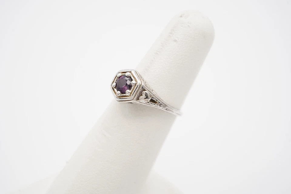 Antique Style 14k White Gold Filagree Ring. 2.6 Grams. Size 5.25. Spinel - Image 3 of 4