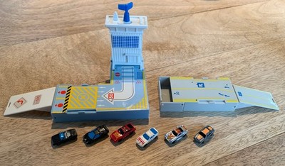 Micro Machines Base Playset Galoob 1990 + Autos / super selten mit Porsche 944