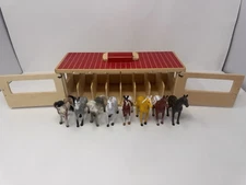 Melissa & Doug Take-Along Show-Horse Stable Wooden Playset with 8 Horses