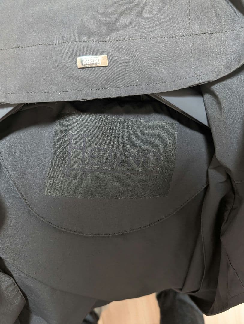 Herno Light Rain-Resistant Button Jacket Men's Si… - image 3