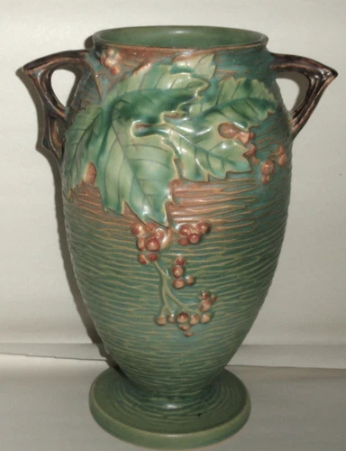 Roseville Pottery Vase ~ 35-9 ~ Bushberry ~ Green w/Two Handles