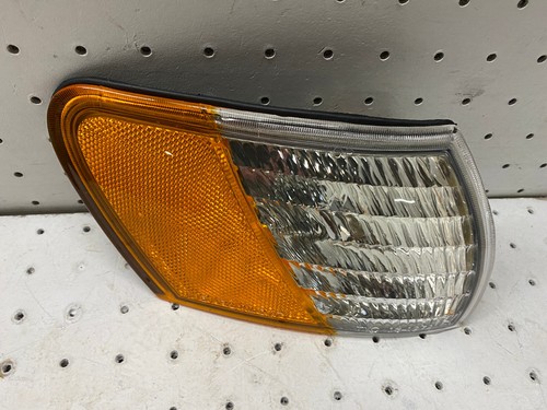 1992-1995 Ford Taurus Replacement Corner Lamp Passenger Right - Picture 6 of 12