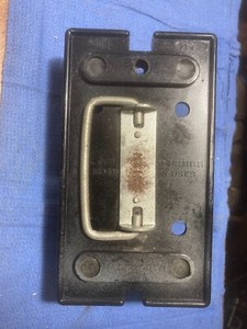 W2   8056   WADSWORTH 100 AMP MAIN 120-240 VOLT PULLOUT FUSE DISCONNECT